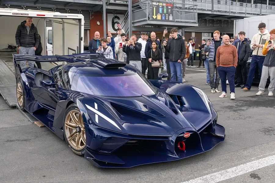 The Bugatti Bolide card