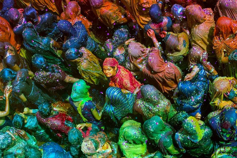 The Holi card