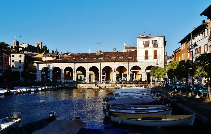 The Desenzano del Garda card