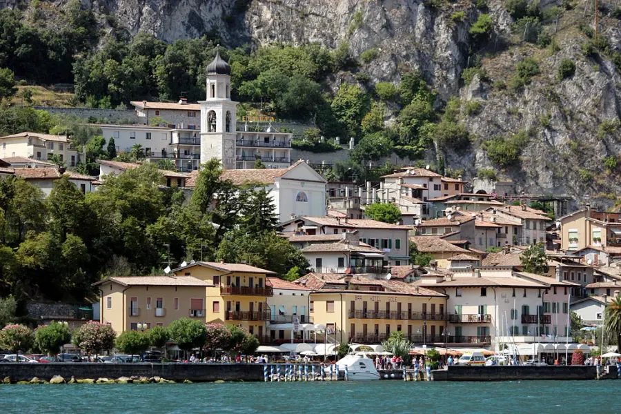 The Limone sul Garda card