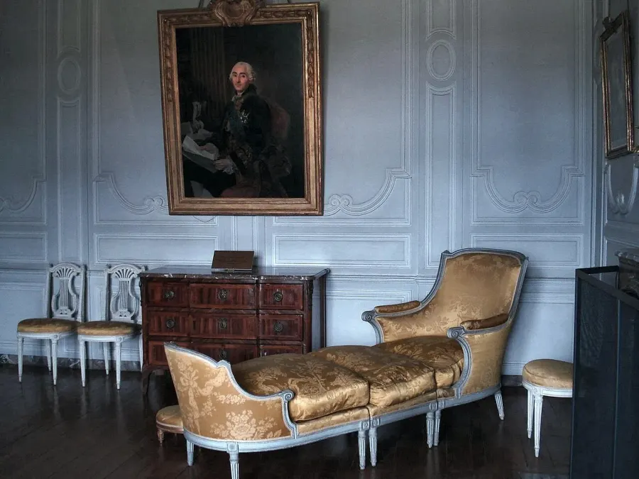 The Chaise longue card