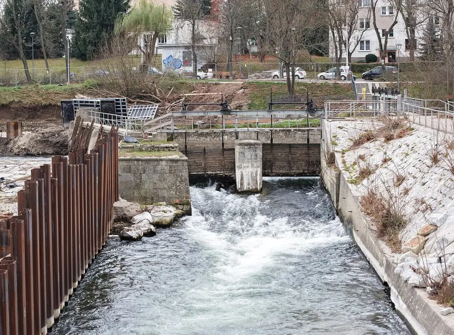 The Weir card