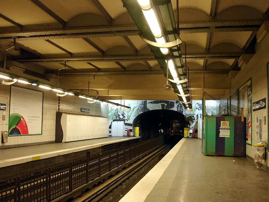 The Château d'Eau station card