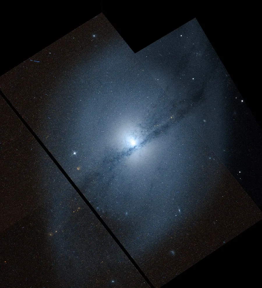 La carte NGC 3718