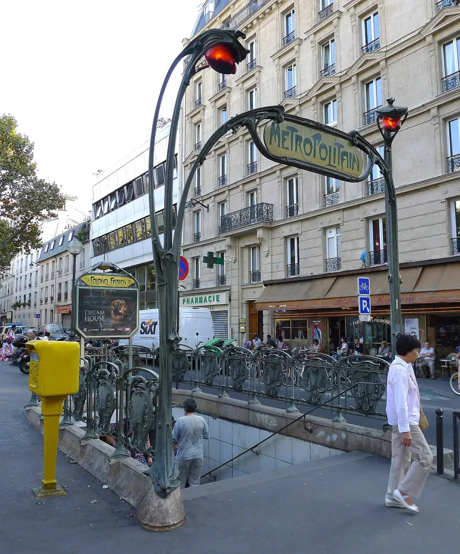 The Colonel Fabien station card