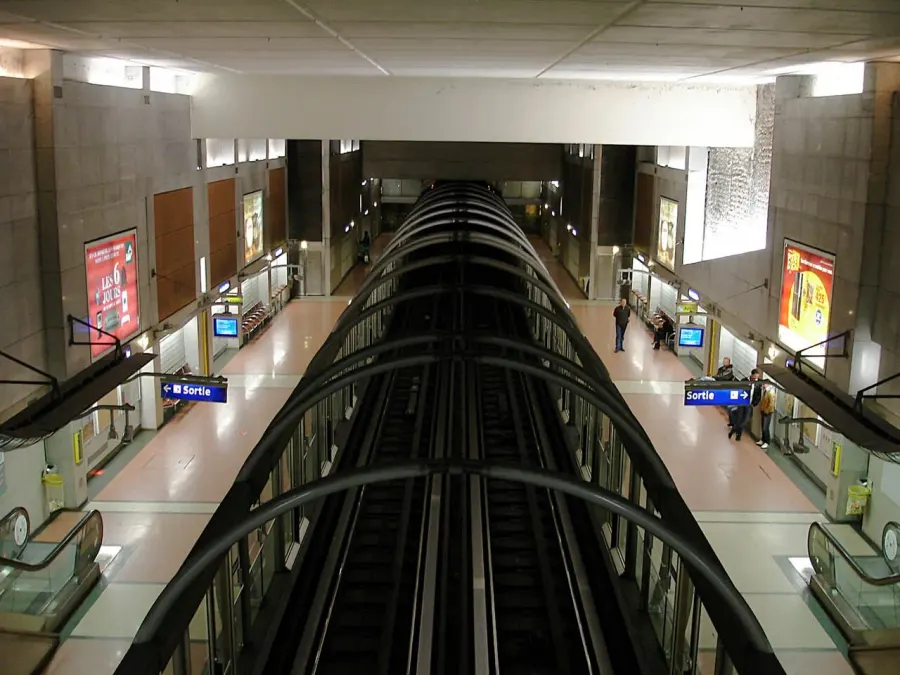 The Cour Saint-Émilion station card