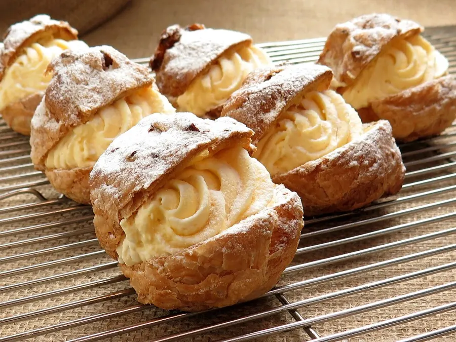 The Profiterole card