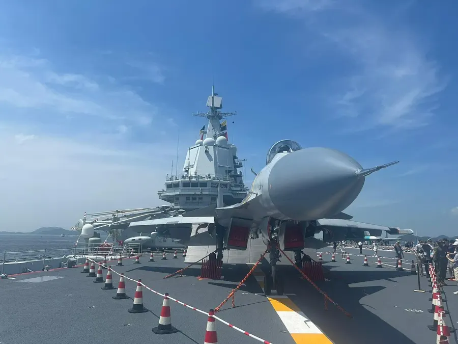 La carte Shenyang J-15
