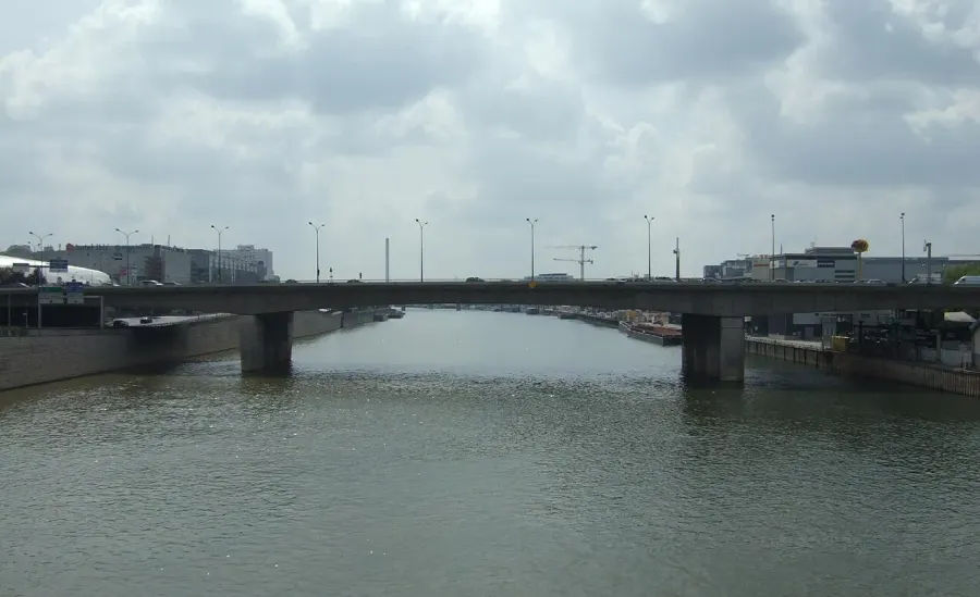 The Pont amont card