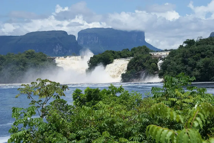 The Canaima National Park card