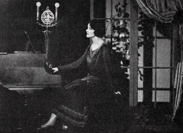 The Lady Windermere's Fan card