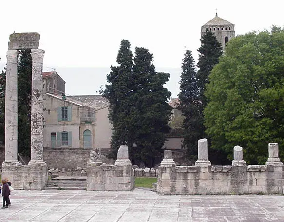 The Arles, Roman and Romanesque Monuments card
