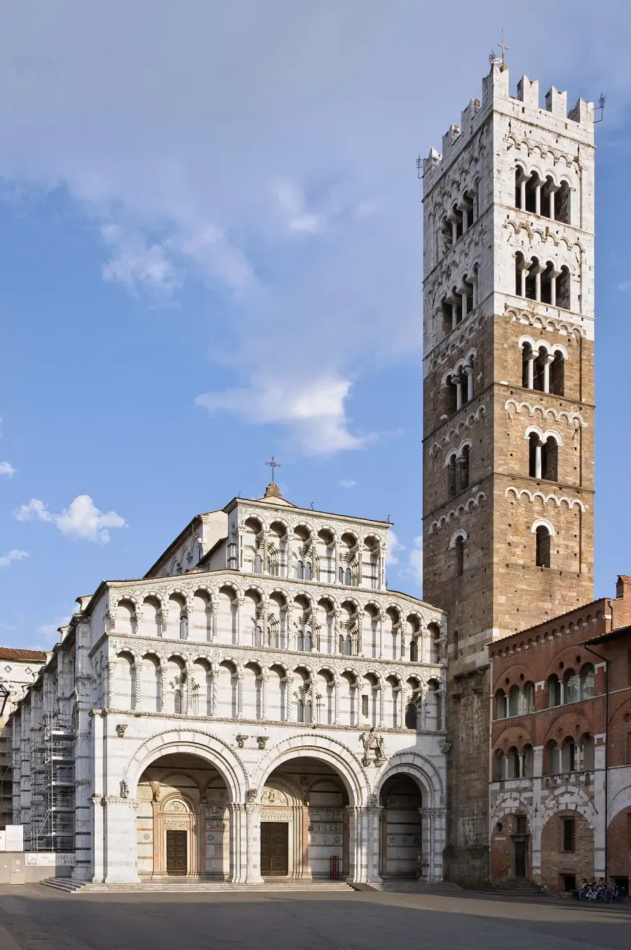 The Lucca Cathedral card