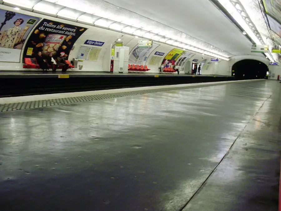 The Edgar Quinet station card