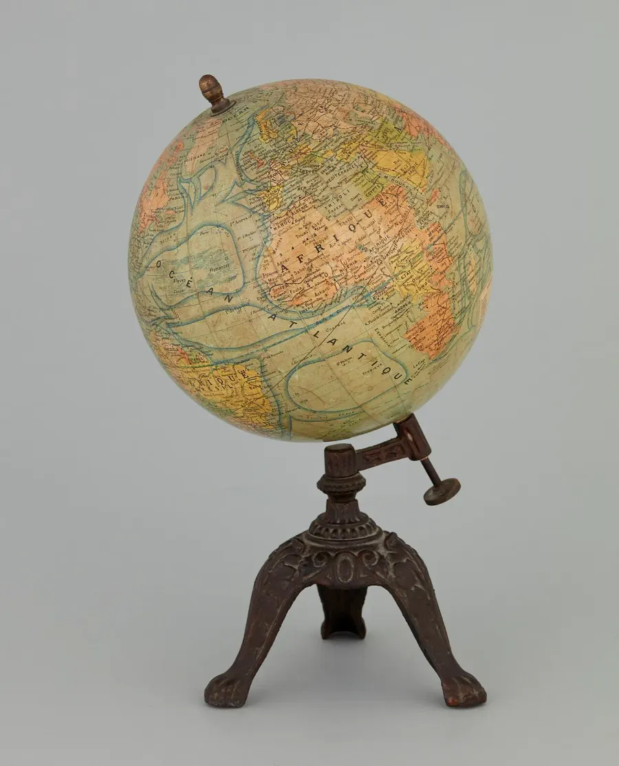 The Globe card