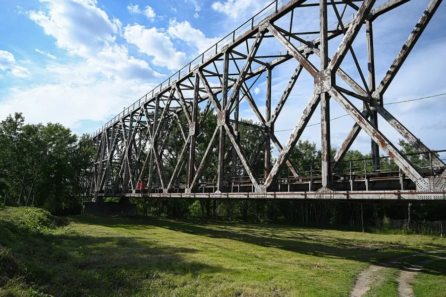 The Eiffel Bridge, Ungheni card