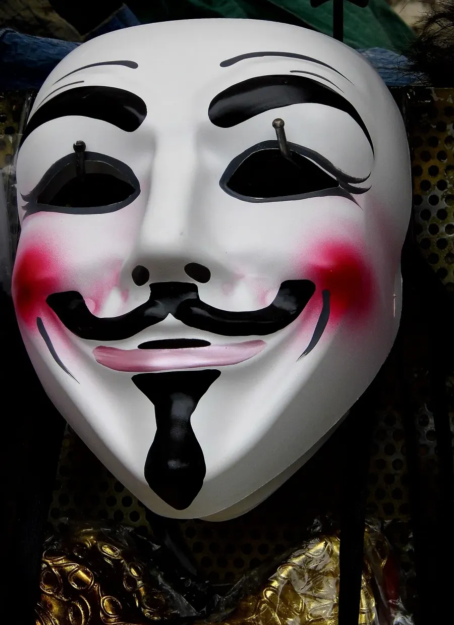 The Guy Fawkes mask card