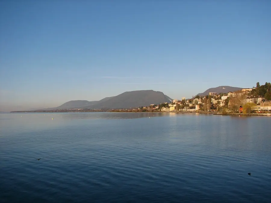 The Lake Neuchâtel card