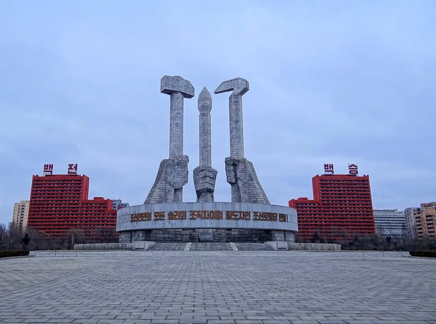 The Monument to Party Founding card