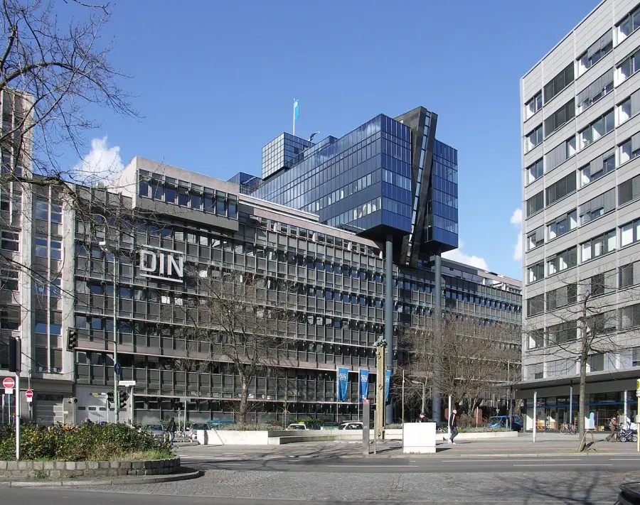 The Deutsches Institut für Normung card