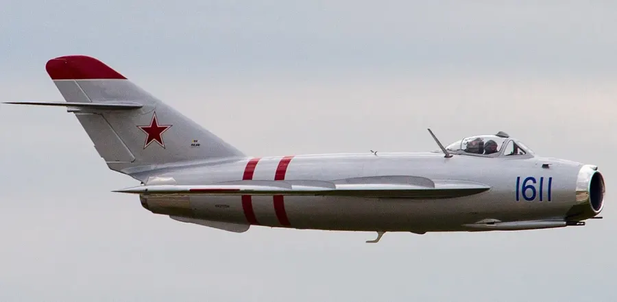 The Mikoyan-Gurevich MiG-17 card