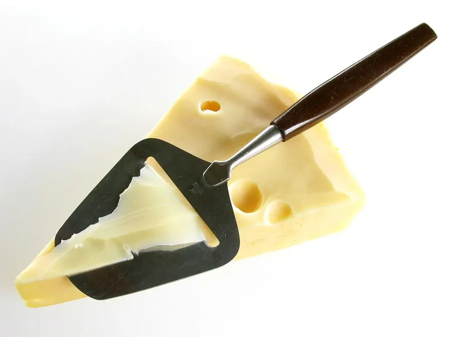 The Cheese knife#Cheese slicer card