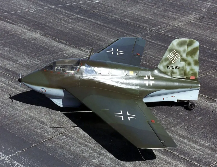 The Messerschmitt Me 163 Komet card