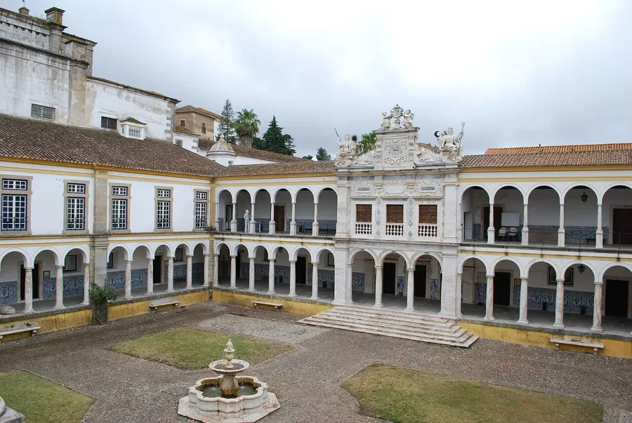 The University of Évora card