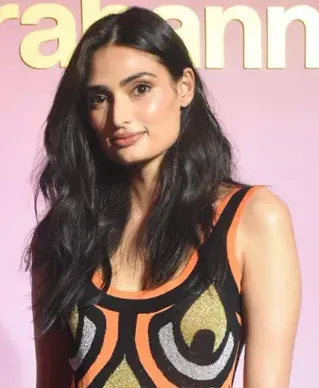 La carte Athiya Shetty