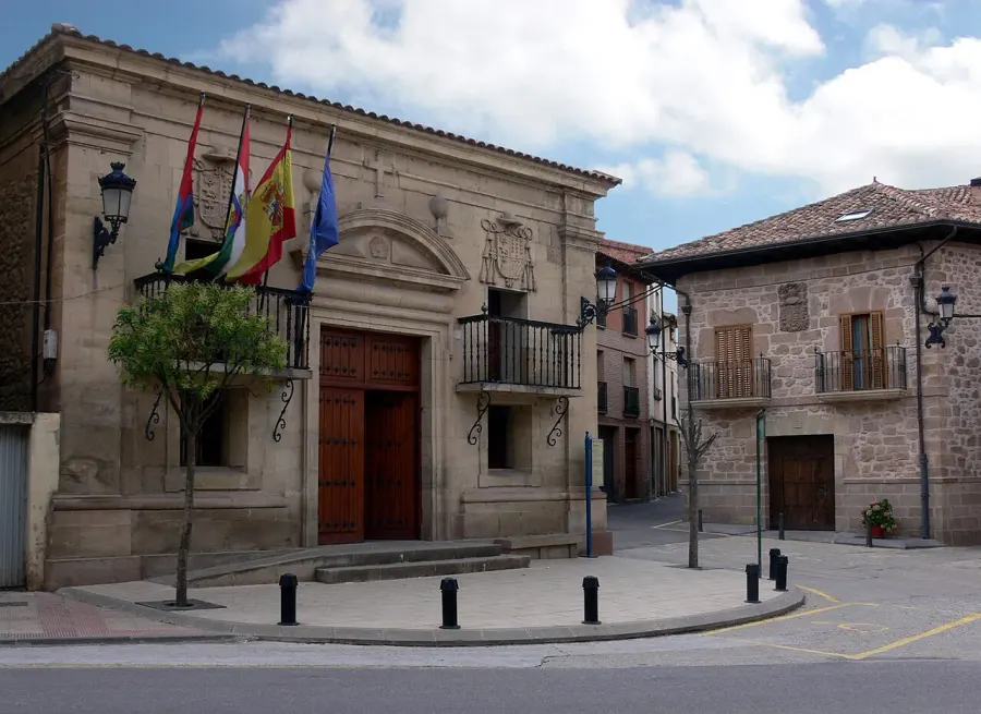 The Baños de Río Tobía card