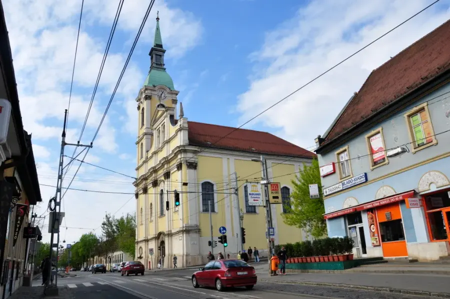 La carte Église paroissiale de la Visitation d'Újlak