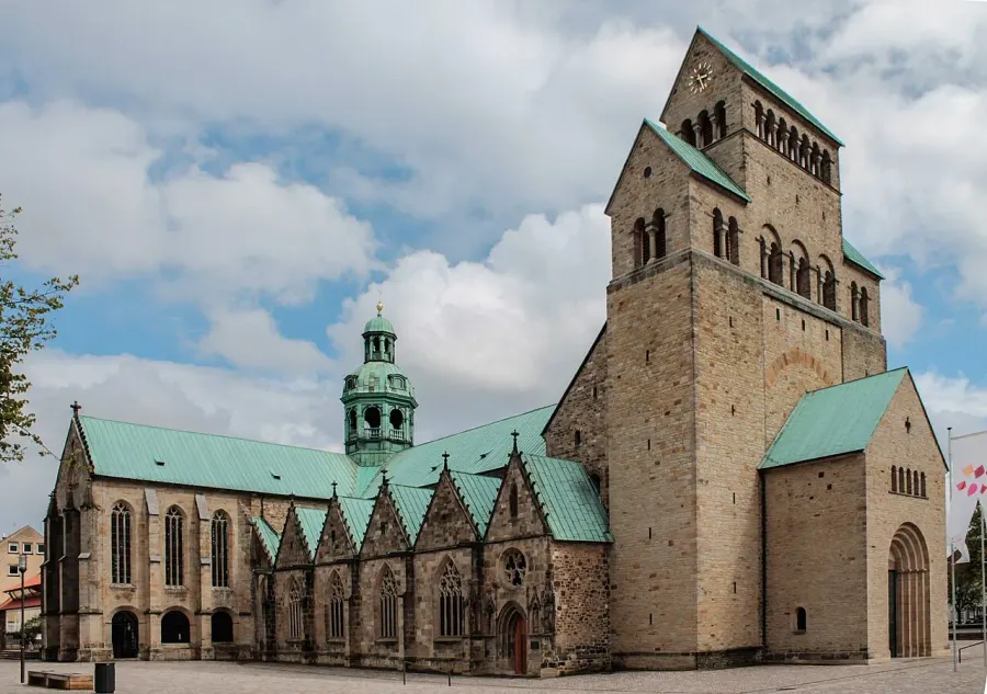 The Hildesheim Cathedral card