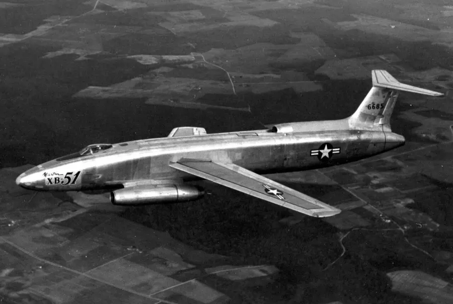La carte Martin XB-51