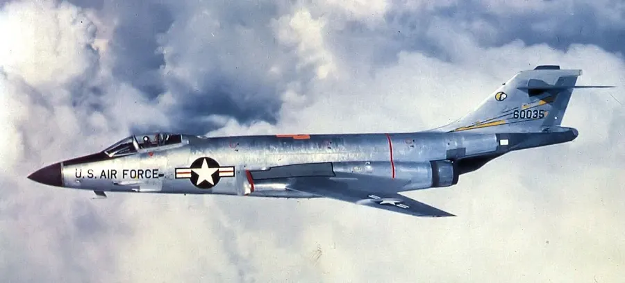 La carte McDonnell F-101 Voodoo