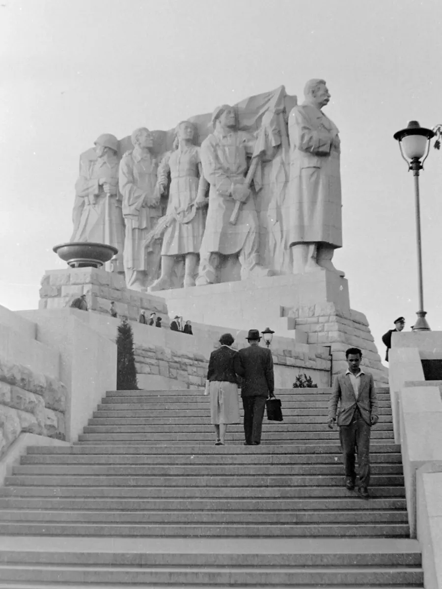 The Stalin Monument card