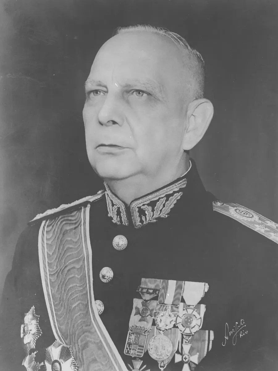 The Aurélio de Lira Tavares card