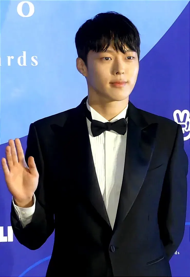 The Jang Ki-yong card