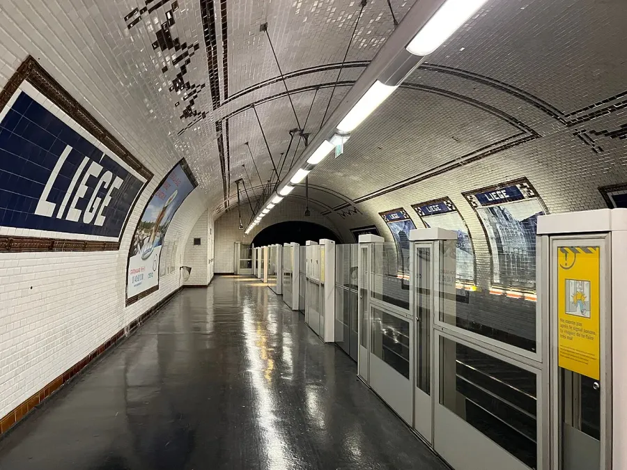 The Liège station card