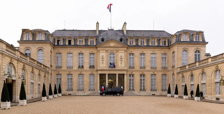 The Élysée Palace card