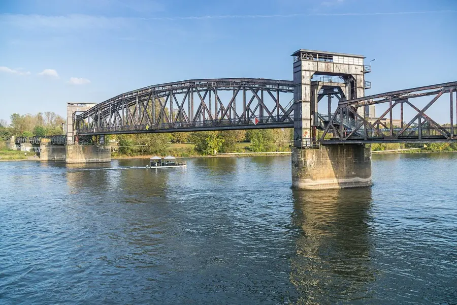 The Vertical-lift bridge card