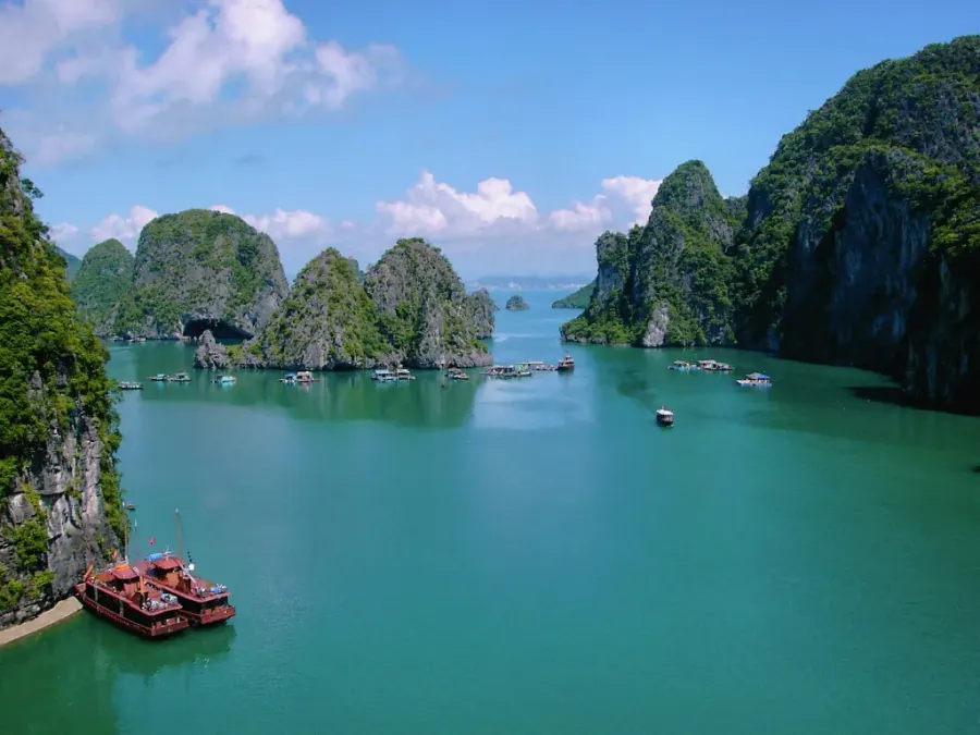 The Hạ Long Bay card