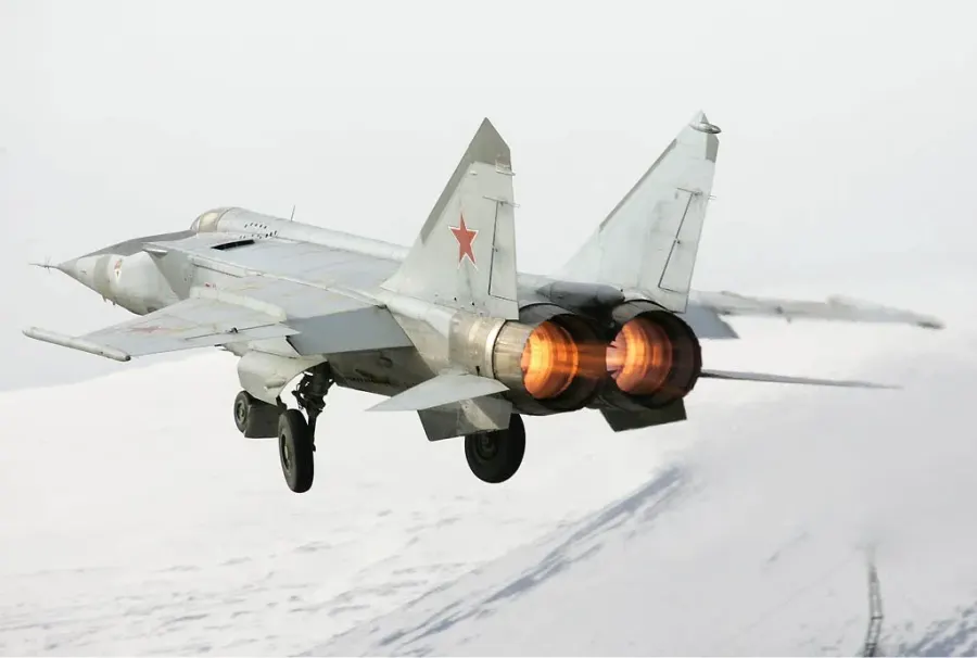 La carte Mikoyan-Gourevitch MiG-25