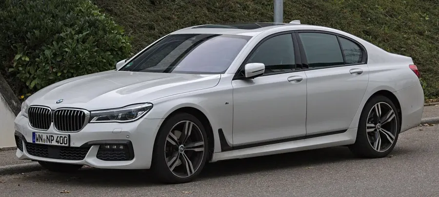 The BMW 7 Series card