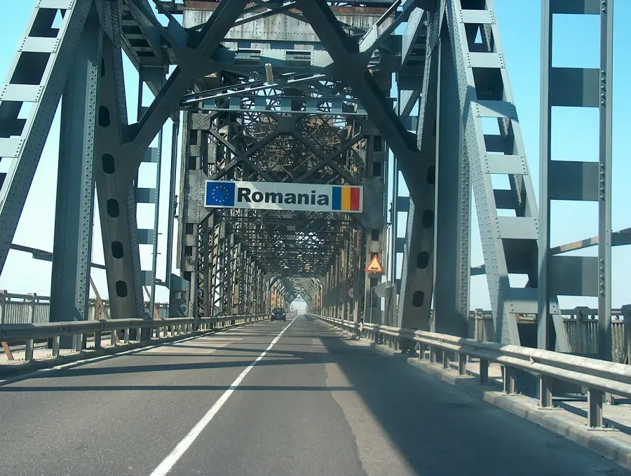 The Danube Bridge card