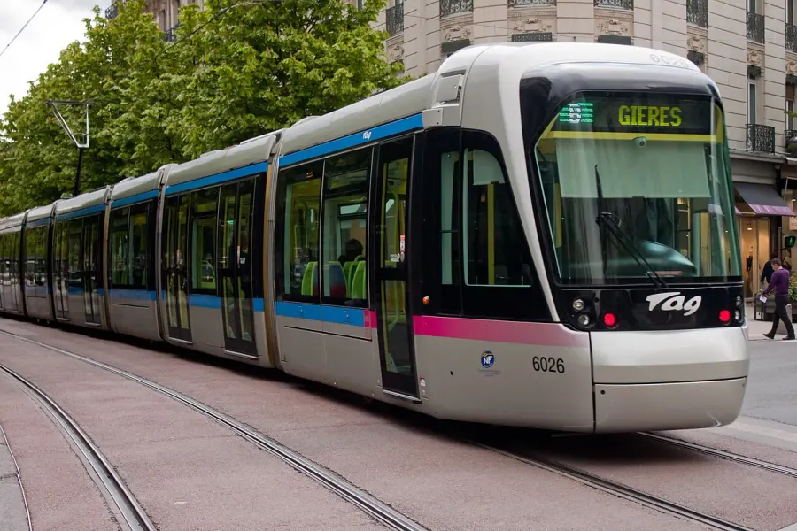 The Grenoble tramway card