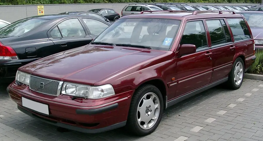 The Volvo 900 Series card