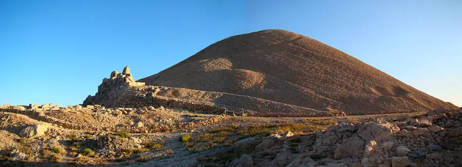 The Mount Nemrut card