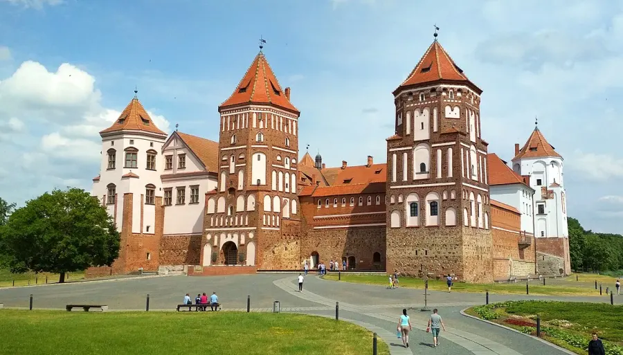 The Mir Castle Complex card