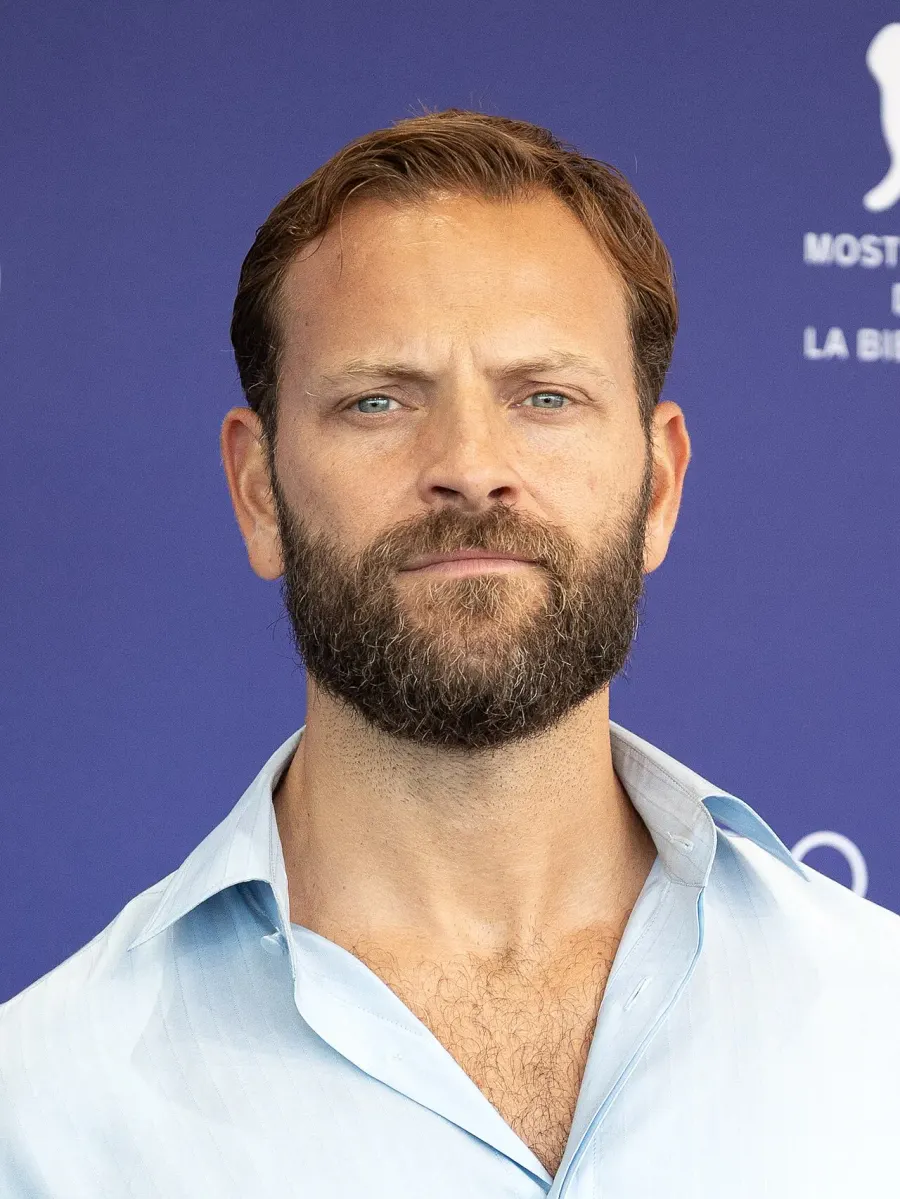The Alessandro Borghi card