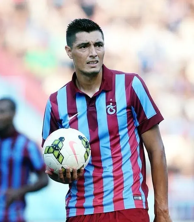 The Óscar Cardozo card